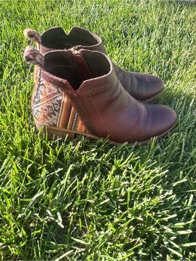 Inkkas Leather Ankle Booties Southwestern Woven Heel Size 7